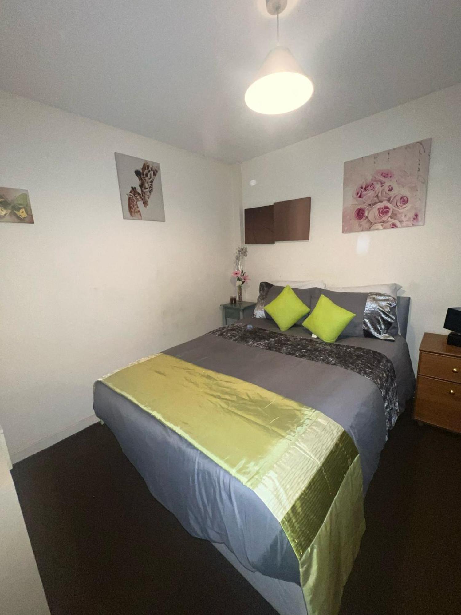 Lovely Double Room With Private Bathroom And Double Room With Shared Toilet & Parking Free Эдинбург Экстерьер фото