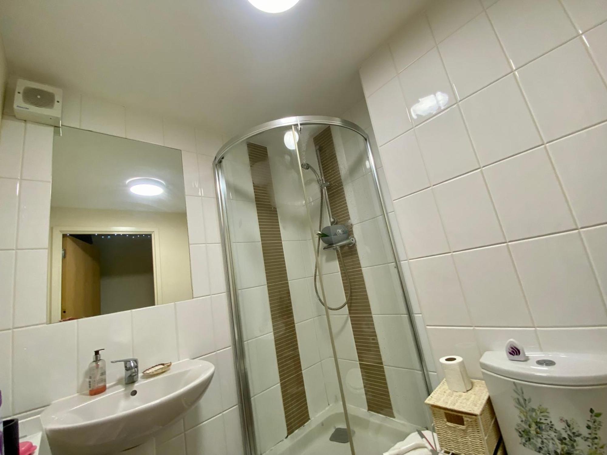 Lovely Double Room With Private Bathroom And Double Room With Shared Toilet & Parking Free Эдинбург Экстерьер фото